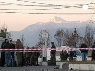 Video herunterladen: Rusya'da intihar saldırısı: 1 polis ölü 3 polis yaralı