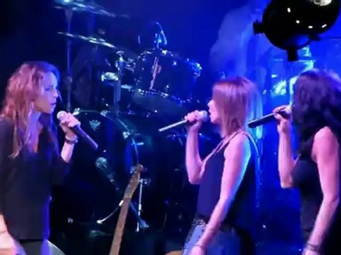 Claire Keim-Julie Zenatti-Jenifer - Beautiful-Foot Concert 2012