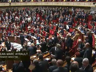 Ayrault accuse, la droite s'offusque