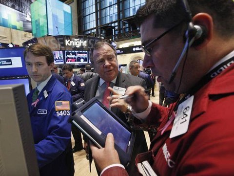 U.S. Stocks Drop More Than 1 Percent on Poor Earnings