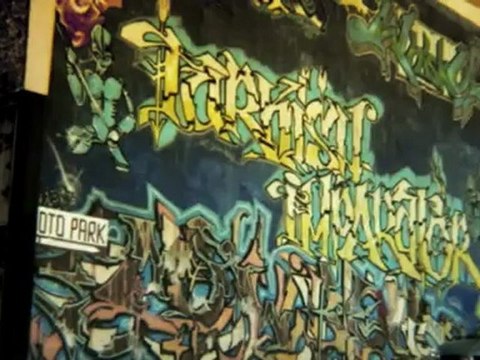 Sansar Salvo - Pisi Pisine