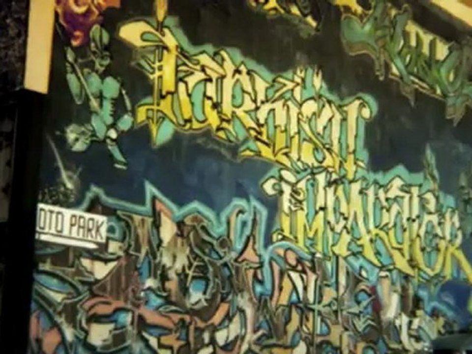 Sansar Salvo - Pisi Pisine