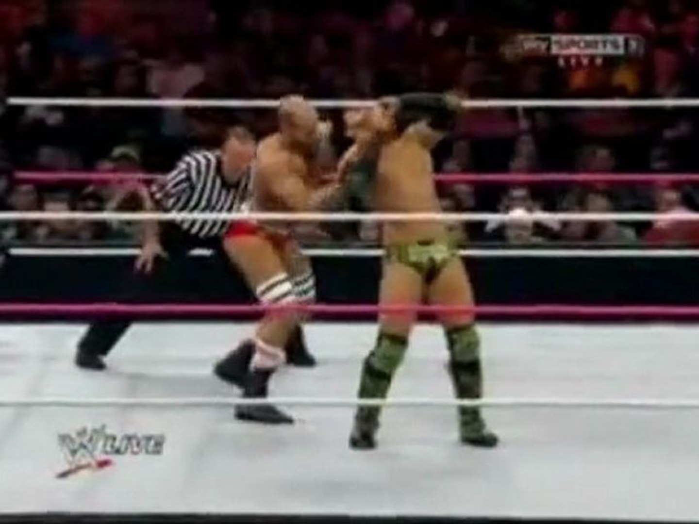 Raw's 2nd Match Of The Night: WWE Raw 10/22/12: Antonio Cesaro vs Justin Gabriel Highlights!