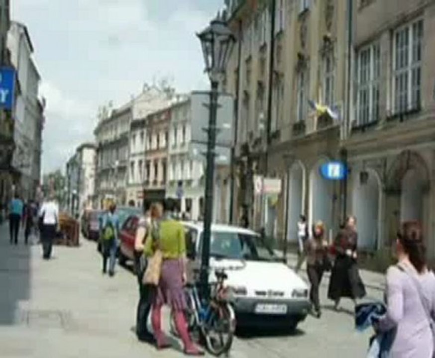 Grodzka obok Rynku Głównego w Krakowie  Mieszkanie super - cały film  Zobacz