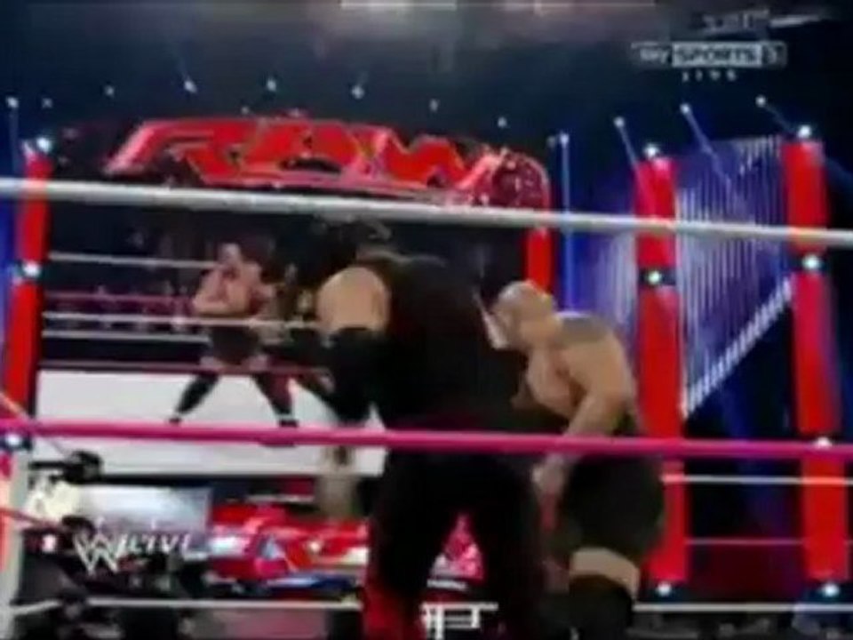 WWE Raw 10/22/12: Big Show vs Kane Highlights!