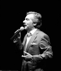 MEHMET SESKE - EVLERİNİN ÖNÜ KAYA DELİĞİ