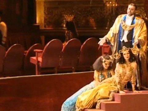 Plácido Domingo inaugura su festival en Sevilla con un rol positivo en Thäis