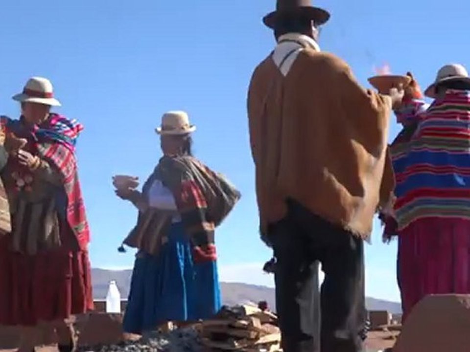 Bolivie: Ceremonie sur les ruines de Tiwanaku (suite)