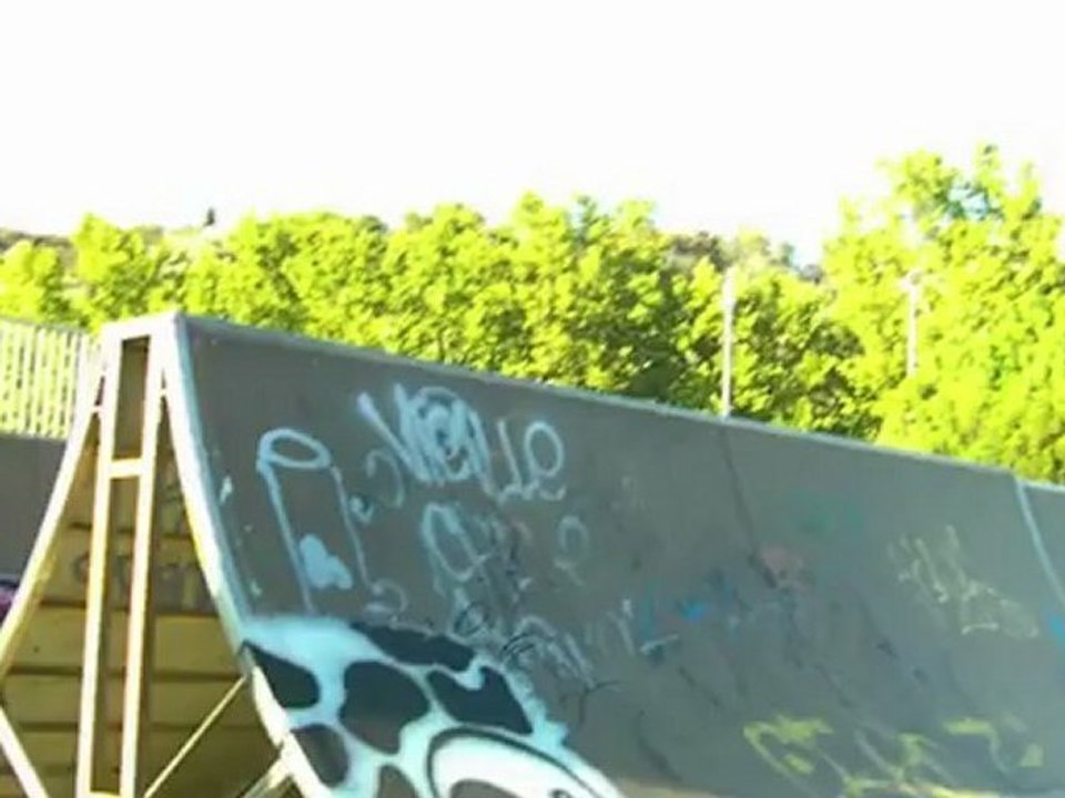 Max Dhumerelle defise by SFR roller amateur