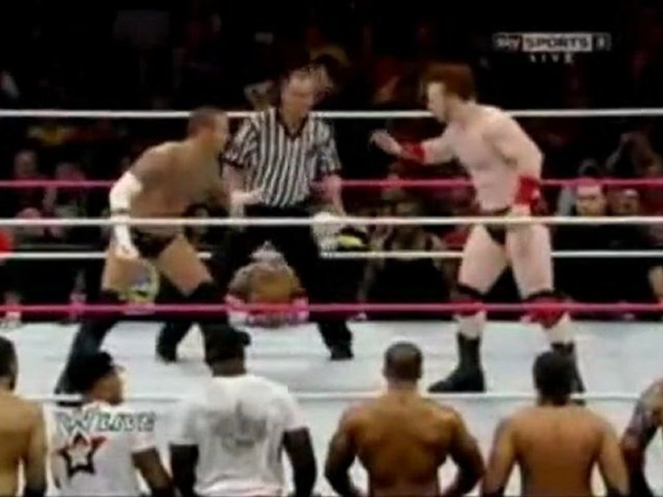 Raw's 4th Match Of The Night: WWE Raw 10/22/12: CM Punk vs Sheamus Highlights!
