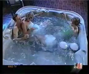 Mad TV - Lorraine In The Hot Tub