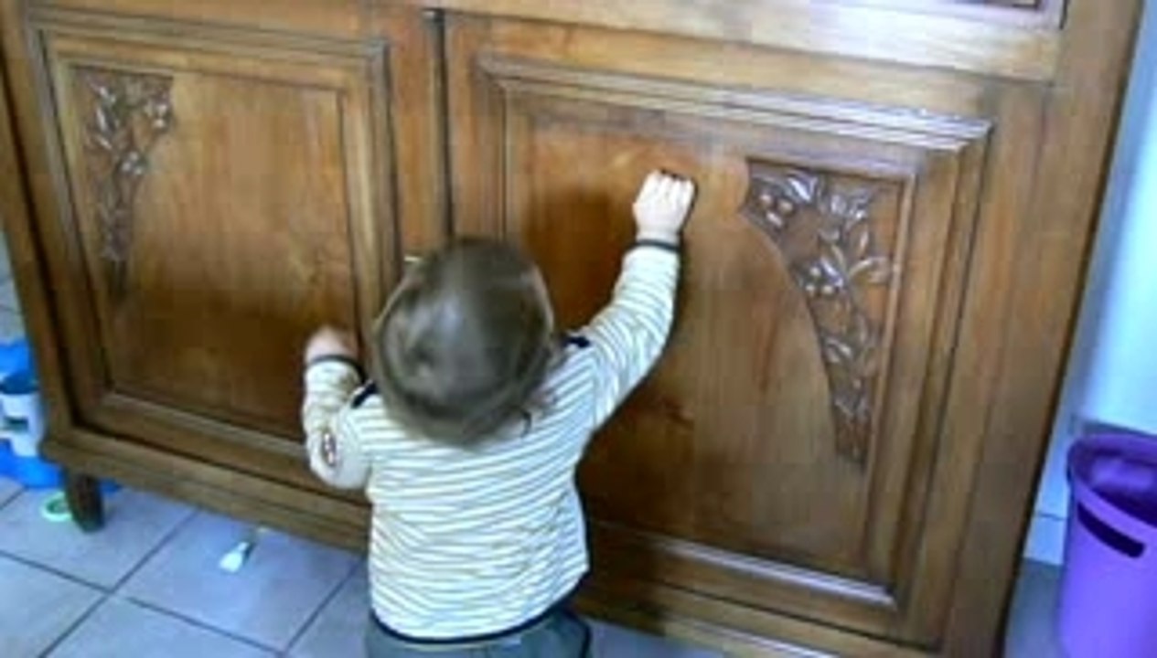 Léo fait des bêtises!