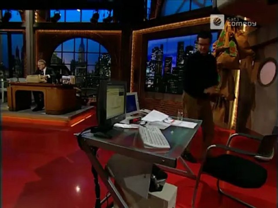 Die Harald Schmidt Show - 1015 - 2001-12-13 - Sarah Connor, Nummer 13, Wichteln