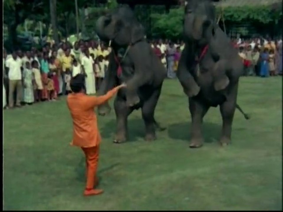 Odi Odi Uzhaikkum - Nalla Neram Tamil Song - MGR, K.R. Vijaya