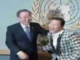 PSY apprend le «Gangnam Style» à Ban Ki-moon