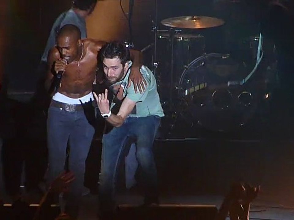 Skip the Use -  " Don't Want To Be A Star " (The Clash)  Live@Transbordeur - 24/10/12