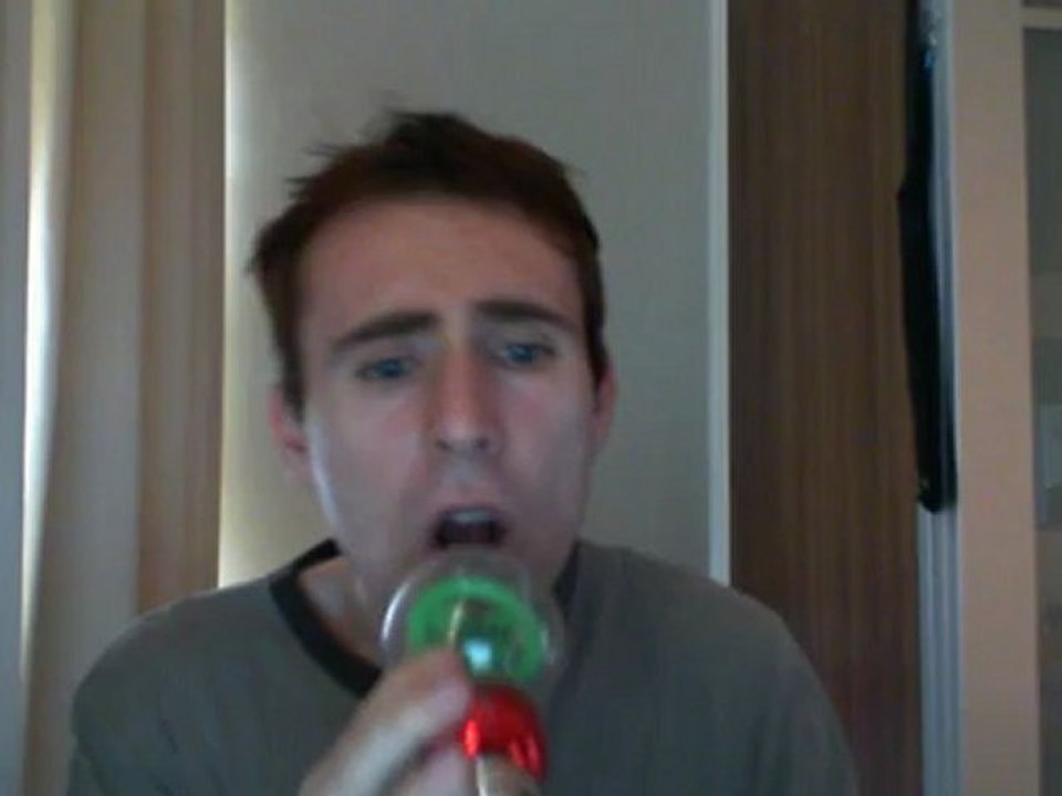 Wiwi égratigne "because of you" de Kelly Clarkson