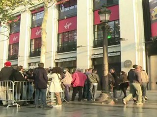 Fans queue for Rolling Stones tickets in Paris