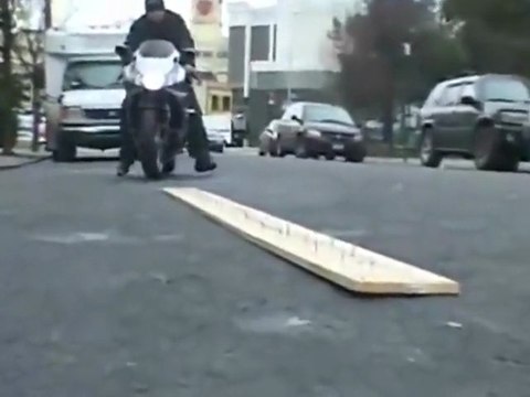 Pneu moto anti-crevaison