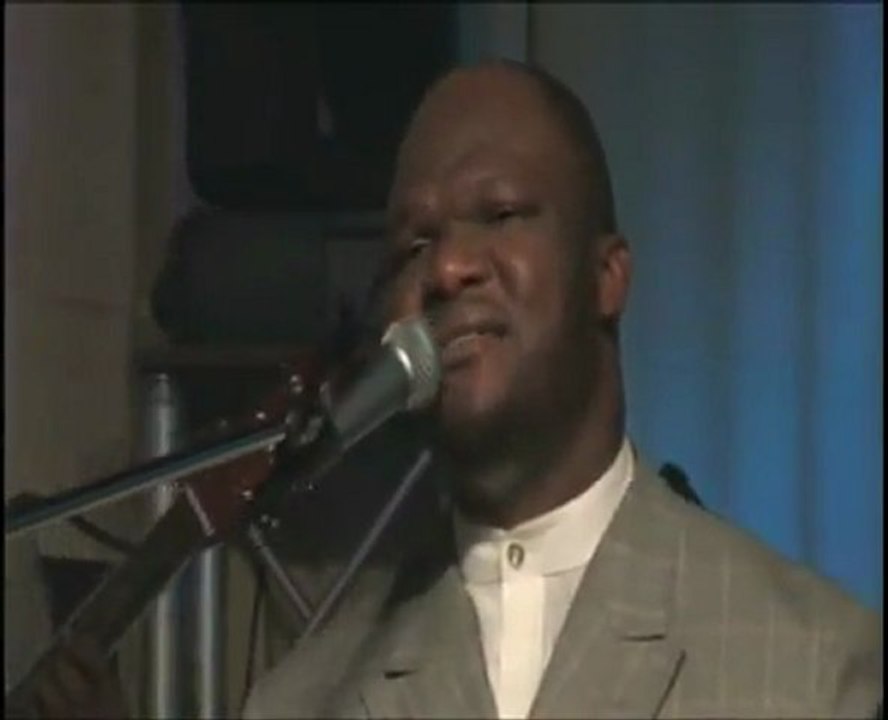 L'Incomparable de E.Philippe TSHIBANGU partie 1 - www.hosannaforce.org