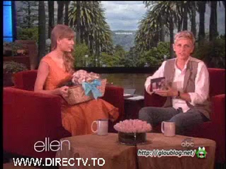 Taylor Swift In The Haunted Hallway Oct 25 2012