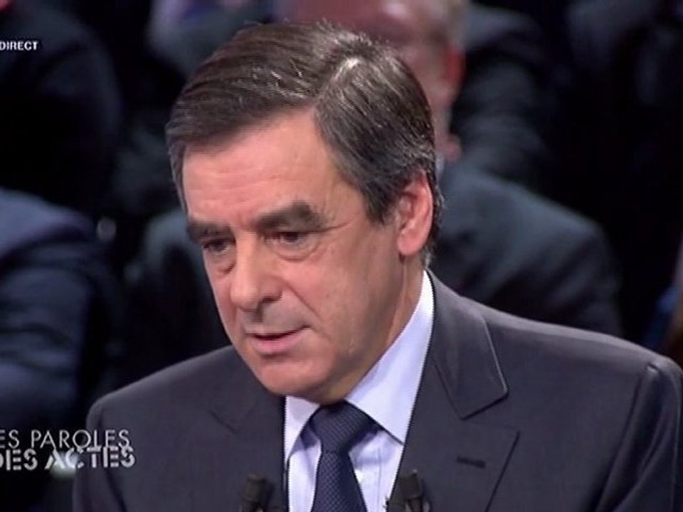 Fillon : "les dépenses publiques ont baissé en 2011"
