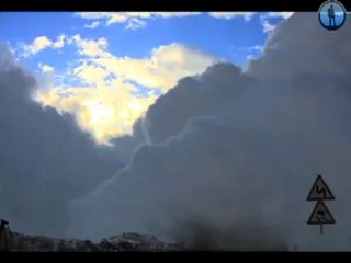 Crazy Russian Avalanche Takes out Group of Spectators