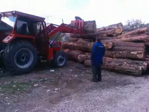 traktör ön kepçe tomruk yükleyici.. CANLI