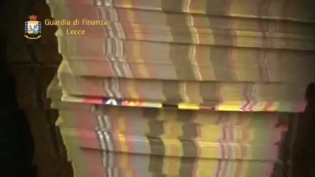 Lecce - Contraffazione. Sequestrati circa un milione di articoli contraffatti (25.10.12)