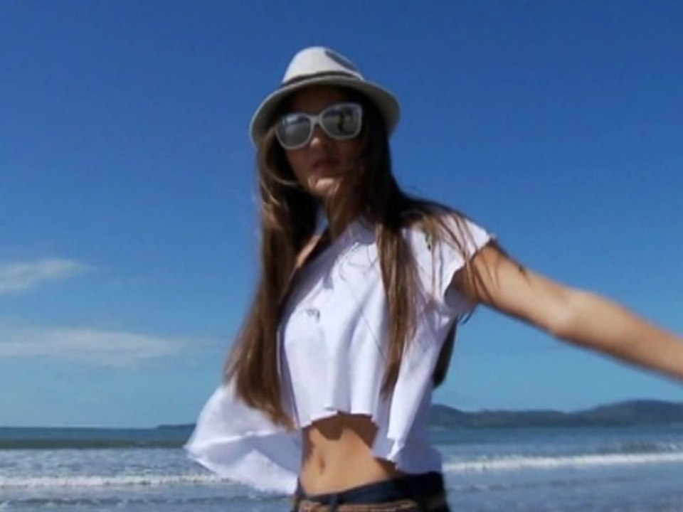 C'est la Brésilienne qui a vendu sa virginité aux enchères !