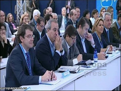 Cospedal afirma que el PP quiere mucho a los catalanes