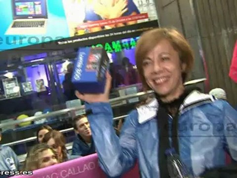 Centenares de personas celebran la llegada de Windows 8 en Madrid
