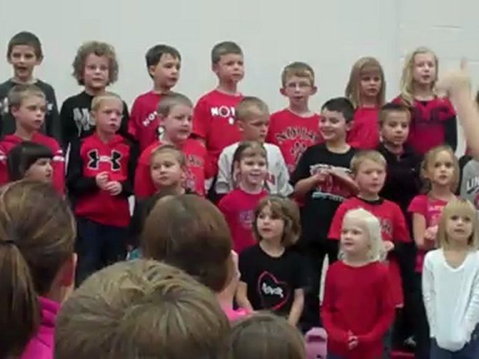 Clement chante a l'ecole