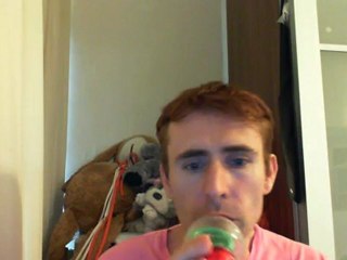 Wiwi égratigne "Superman's song" des Crash Test Dummies