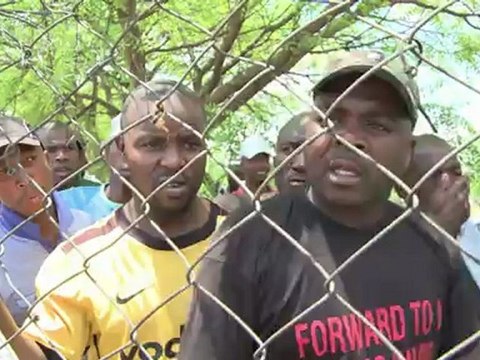 Mineurs Sud-africains: la police tire des balles en caoutchouc