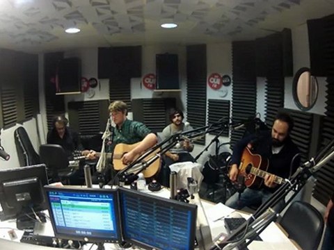 The Bewitched Hands - Thank You, Goodbye, It's Over - Session Acoustique OÜI FM
