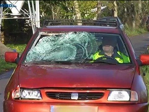 Warffumse zeer ernstig gewond bij aanrijding - RTV Noord