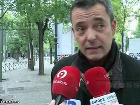 Policías se concentran en contra los recortes