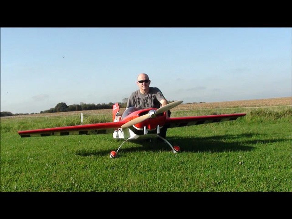 extra 300  2m70 / DLE 111