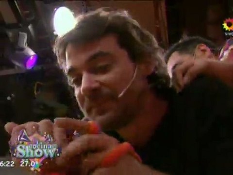 Pedro en la Cocina 8 (video Pedro depilándose) - 27 de Octubre