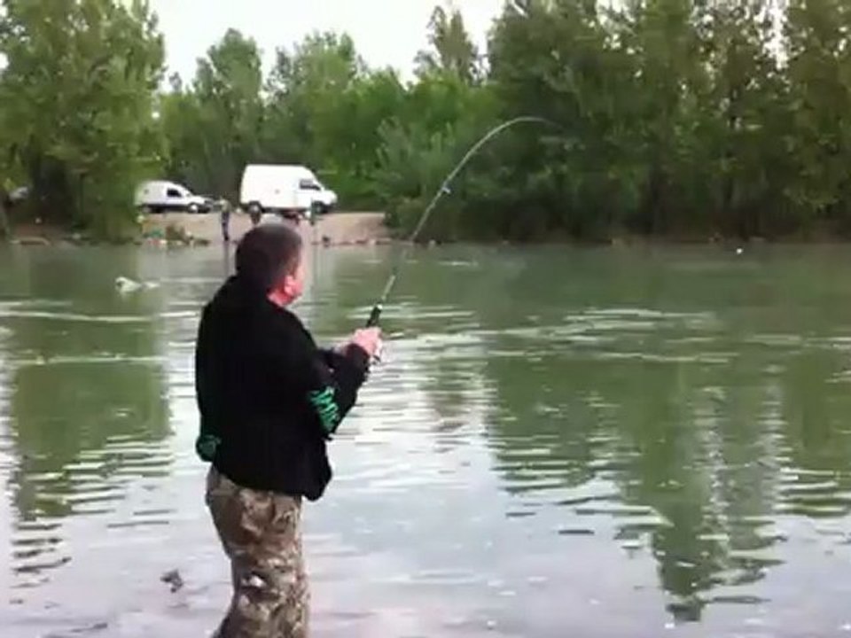 SILURE 1- FRED 0, AIE CA FAIT MAL!!!!