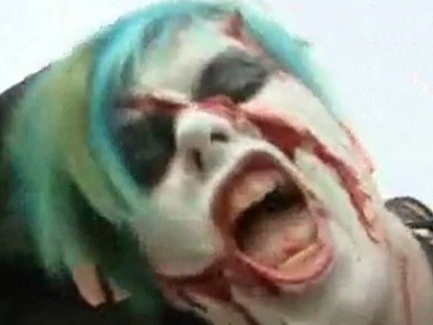Bordeaux tremble devant la Zombie Walk