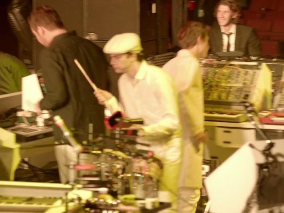 LCD Soundsystem - Dance Yrself Clean