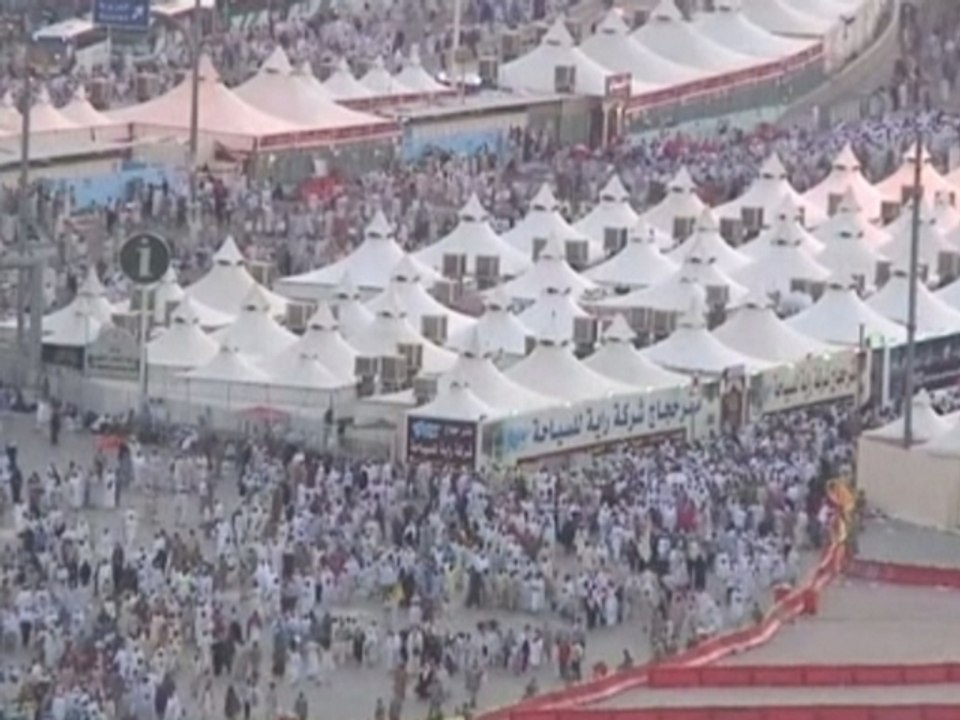 Muslims stone devil as haj reaches end
