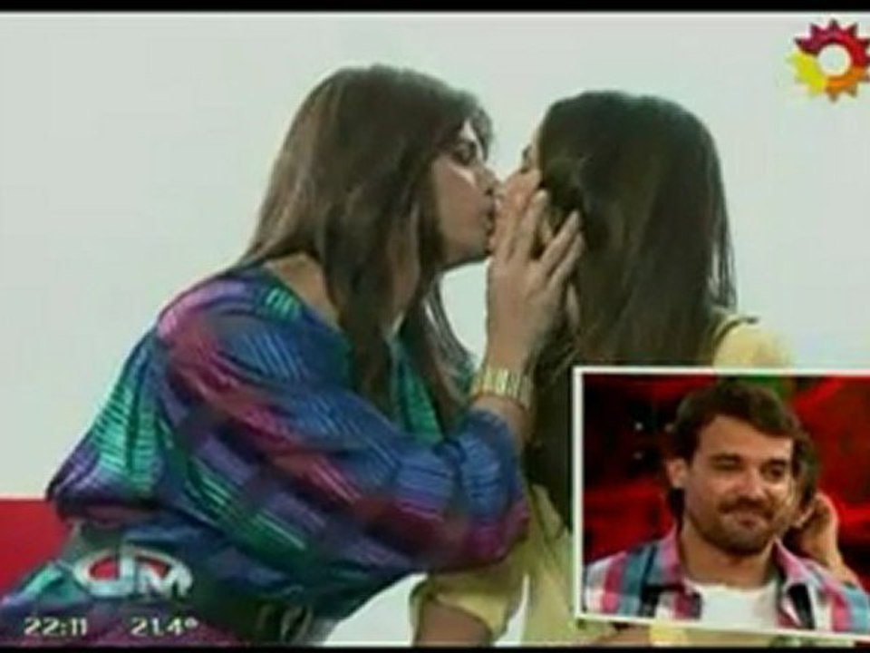 Pedro en Sábado Show Cámara Sorpresa a Denisse Ángulo - 27 de Octubre