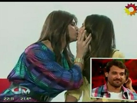 Pedro en Sábado Show Cámara Sorpresa a Denisse Ángulo - 27 de Octubre