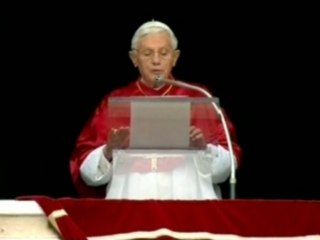 Pope prays for Hurricane Sandy victims, Syria