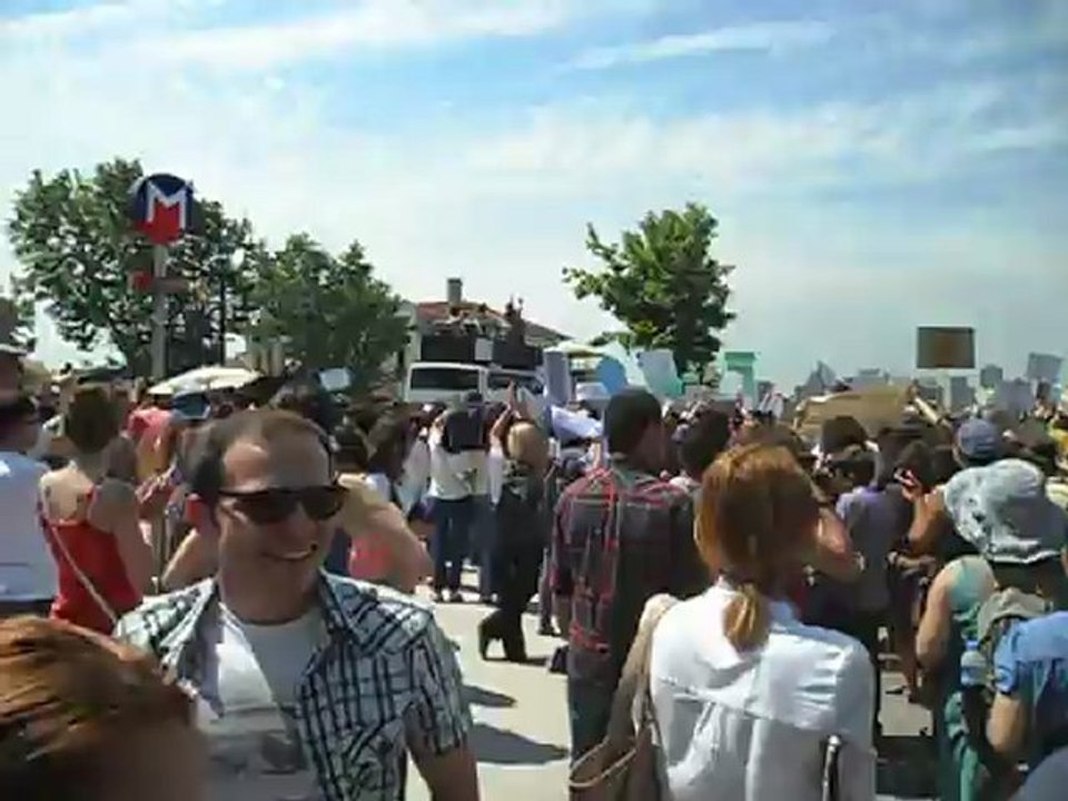 KADIKÖY'DE KÜRTAJ EYLEMİ