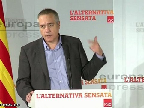 Navarro propone una reforma de la Constitución