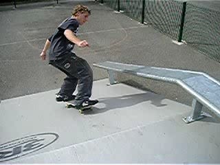 merci punk-ind c un blocage en noseslide